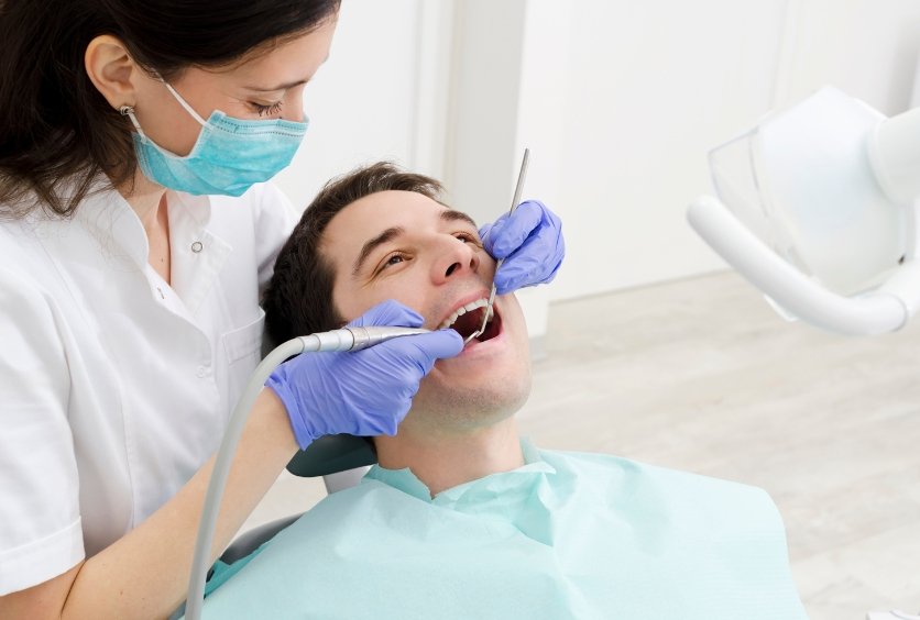 ¿Diferencia entre Dentista y Odontólogo? Todo lo que debes saber
