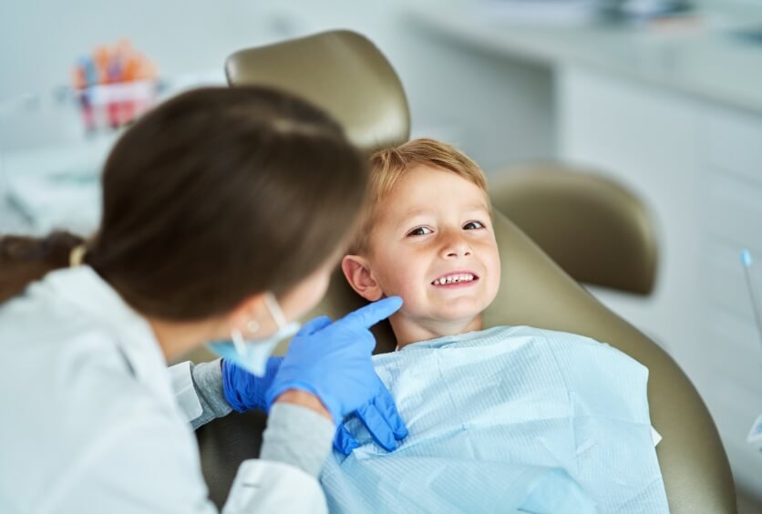 Primera Visita al Dentista: Qué Revisan y Por Qué Es Tan Importante