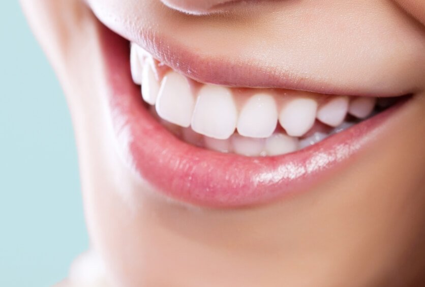 Ortodoncia Invisible y Prótesis Dentales: Cuándo Combinarlas y cómo Planificarlas