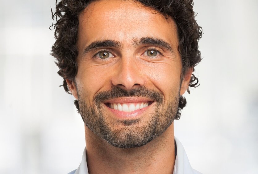 Ortodoncia Invisible y Prótesis Dentales: Cuándo Combinarlas y cómo Planificarlas