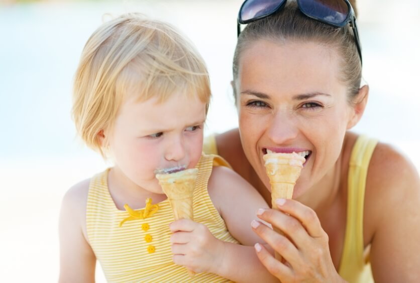 Helados, Refrescos y Bebidas Frías: Cómo Disfrutar del Verano sin Dañar tu Esmalte