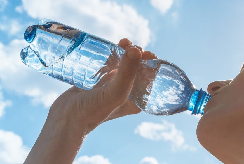 Beber Agua En Verano Y Cuidar Los Dientes